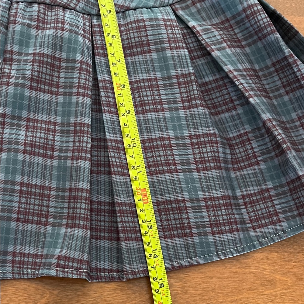 Vintage Plaid Pleated Mini Skirt in Wine &  Gray, School Girl, Preppy, Goth, Med - Picture 5 of 5